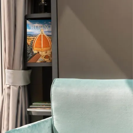 Ponte Vecchio Glow Jacuzzi Apartman *